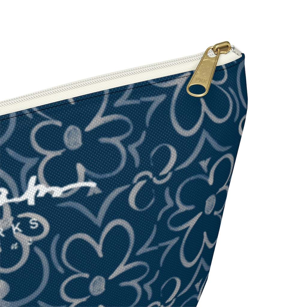 Linear Sixties Floral Accessory Pouch w T-bottom