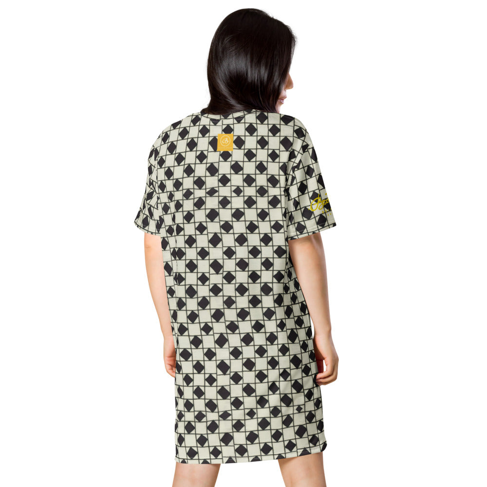 B&W Optical T-shirt dress