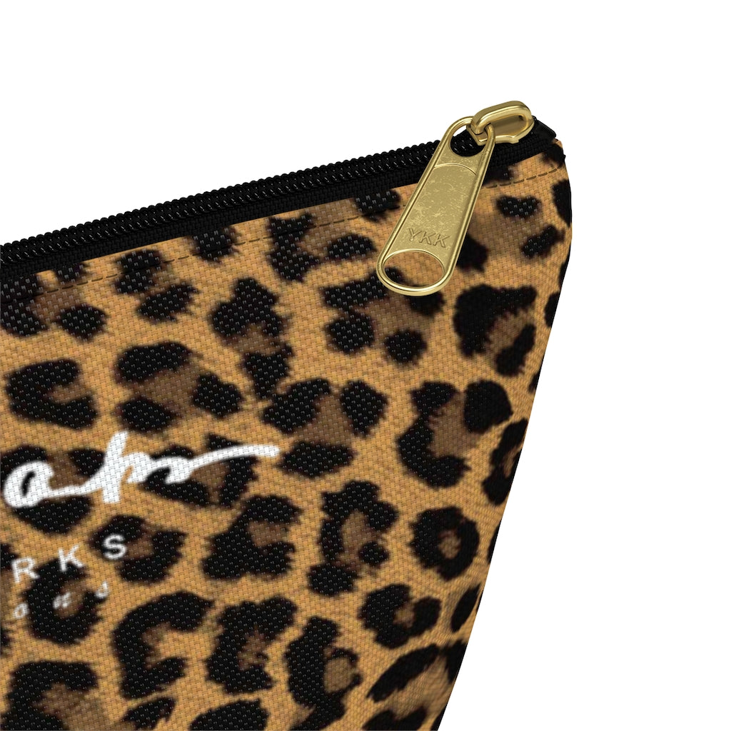 Leopard Accessory Pouch w T-bottom