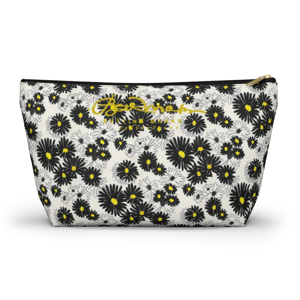 Daisy Accessory Pouch w T-bottom