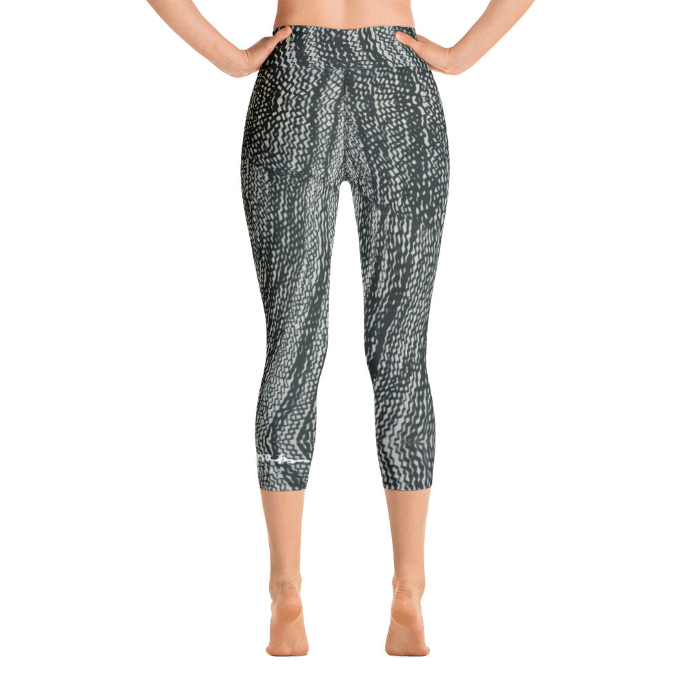 Tire Scribbles Yoga Capri Leggings