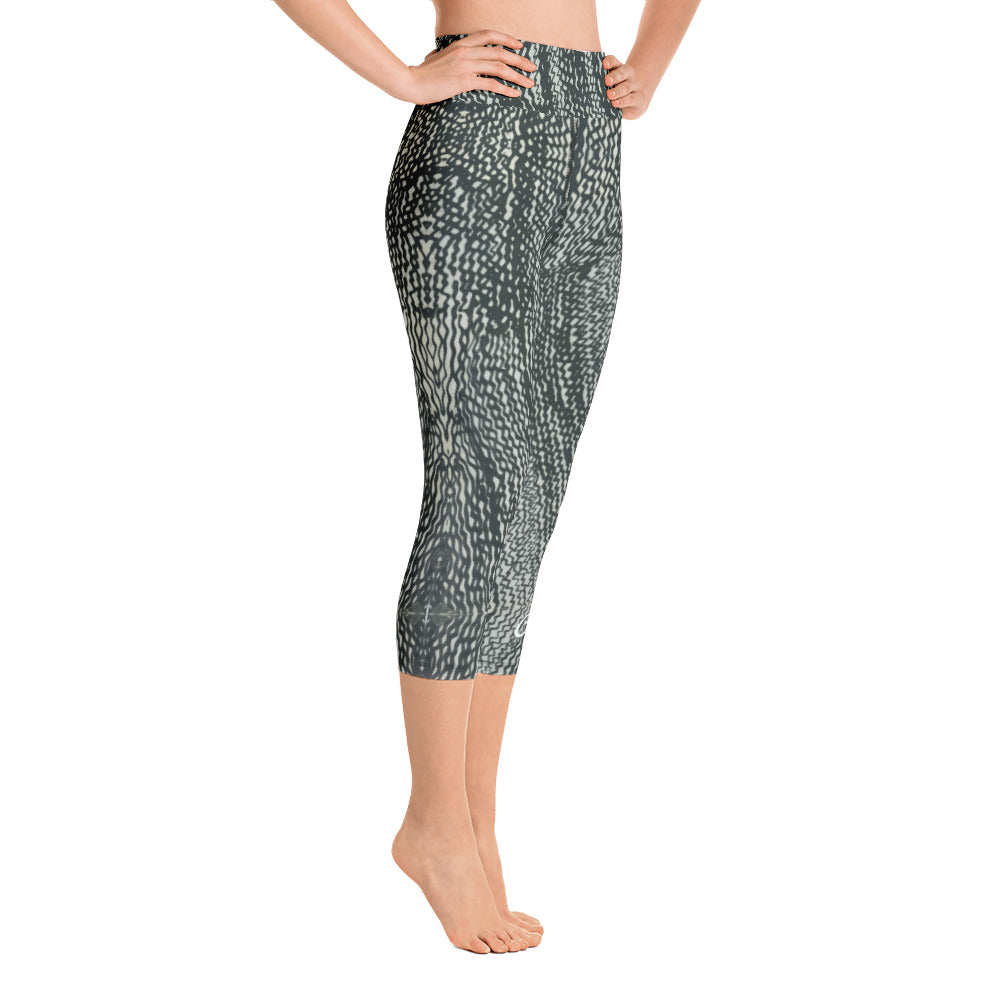 Tire Scribbles Yoga Capri Leggings